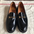 <img class='new_mark_img1' src='https://img.shop-pro.jp/img/new/icons5.gif' style='border:none;display:inline;margin:0px;padding:0px;width:auto;' />SANDERS BIT ALBERT SLIPPER  Black Polished Leather 