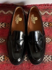 <img class='new_mark_img1' src='https://img.shop-pro.jp/img/new/icons5.gif' style='border:none;display:inline;margin:0px;padding:0px;width:auto;' />SANDERS TASSEL LOAFER  Black Polished Leather 