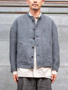 individualsentiments DRY LINEN CHARCOAL DYNING SHORT LENGTH STAND COLLAR BLOUSON / DARK SUMI <img class='new_mark_img2' src='https://img.shop-pro.jp/img/new/icons1.gif' style='border:none;display:inline;margin:0px;padding:0px;width:auto;' />