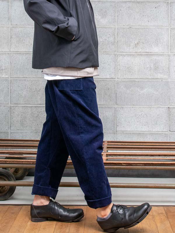 WARE】インディゴ染コーデュロイサルエルクロップドパンツ /INDIGO -  vektrize.com｜京都裏寺町でDEVOA、incarnation、individual sentiments、ISAMU KATAYAMA  BACKLASH、KLASICA、山内等を取り扱うセレクトショップ