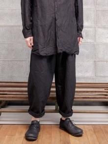 KLASICA [ VICTOR ] Back Seem Tapered Trousers / Matt Black<img class='new_mark_img2' src='https://img.shop-pro.jp/img/new/icons1.gif' style='border:none;display:inline;margin:0px;padding:0px;width:auto;' />