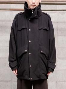 DEVOA Coat  cashmere silk / BLACK<img class='new_mark_img2' src='https://img.shop-pro.jp/img/new/icons1.gif' style='border:none;display:inline;margin:0px;padding:0px;width:auto;' />