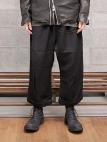 individualsentiments High refined wool linen Wide cropped pants / BLACK<img class='new_mark_img2' src='https://img.shop-pro.jp/img/new/icons1.gif' style='border:none;display:inline;margin:0px;padding:0px;width:auto;' />