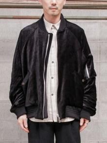 DEVOA Vintage-Washed Velvet Bomber Jacket / BLACK<img class='new_mark_img2' src='https://img.shop-pro.jp/img/new/icons1.gif' style='border:none;display:inline;margin:0px;padding:0px;width:auto;' />