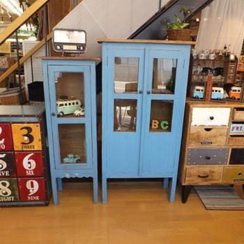 古材を使ったレトロな雑貨テイストの西海岸風75cm幅ブルー色のガラス