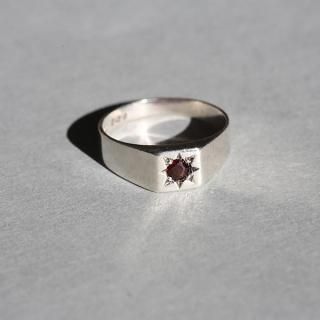 BRITISH VINTAGE 1980 RCo SHEFFIELD HALLMARKED GARNET SILVER GYPSY RING JP14