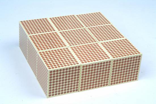 木製1000の立方体（9個入り） - モンテッソーリ教具をお手頃価格で販売するショップ「モンテママのたからもの」