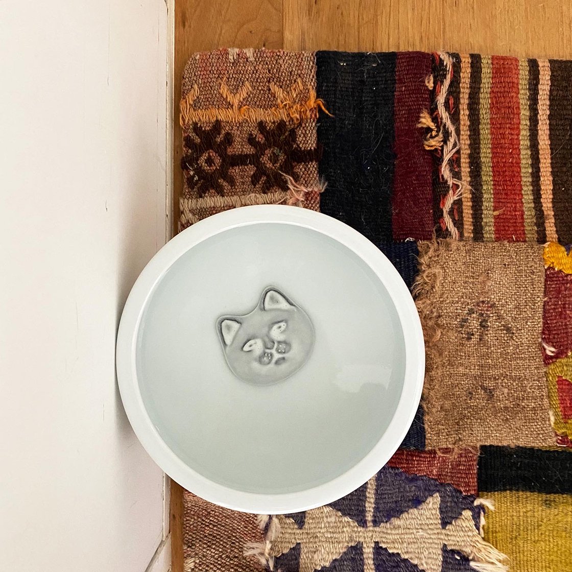 <img class='new_mark_img1' src='https://img.shop-pro.jp/img/new/icons57.gif' style='border:none;display:inline;margin:0px;padding:0px;width:auto;' />necoto THz ceramic plate【cat face / WHT】
