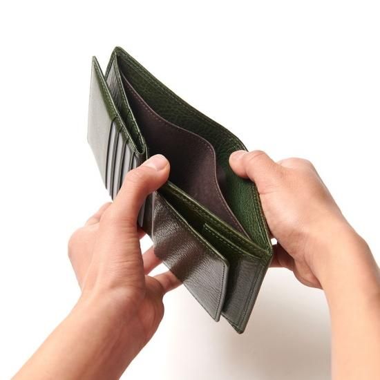 PG8 二つ折り札入れ両面カード入れ財布　ブラック　　DT03 カードフラップ付き二つ折り財布 VERSARY（バザーリ）｜革財布の山藤