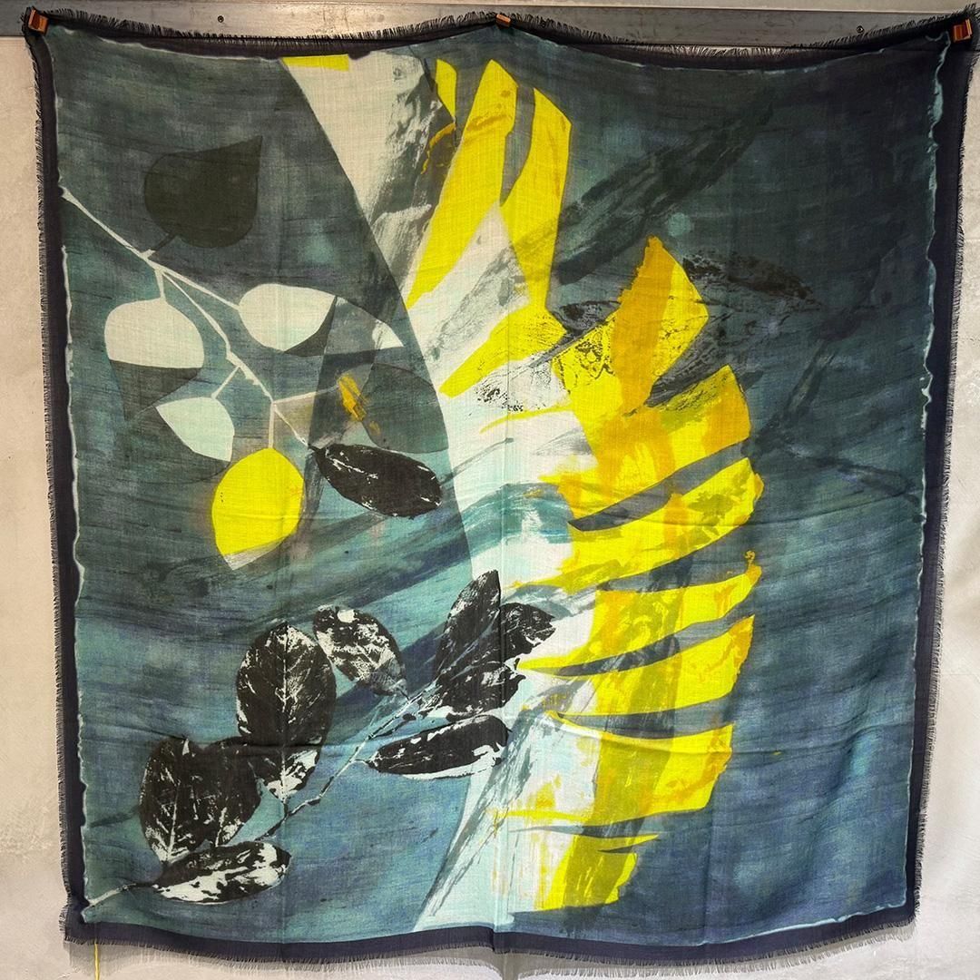 スカーフ AW22053-COL4 - 革財布の山藤（やまとう）| 老舗の職人が作る