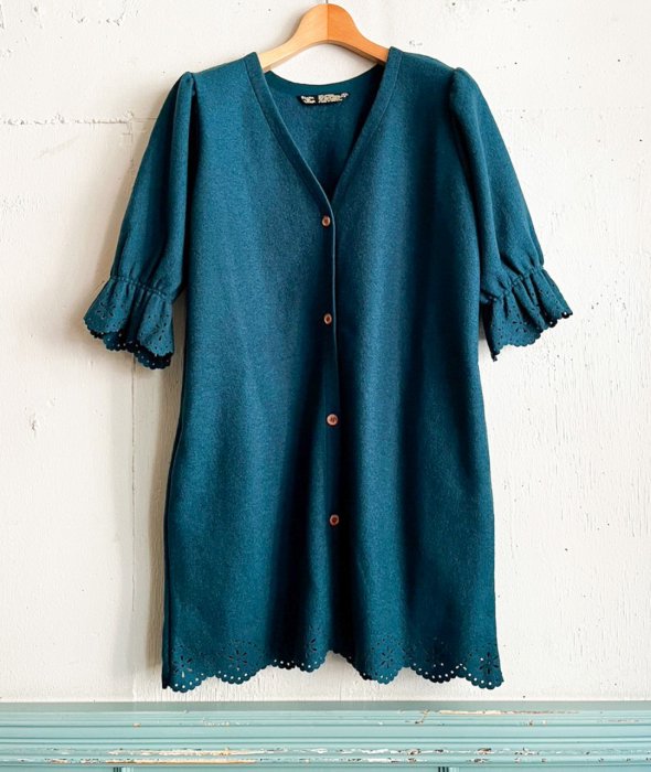 CUTWORK WOOL S/S LONG CARDIGAN<img class='new_mark_img2' src='https://img.shop-pro.jp/img/new/icons23.gif' style='border:none;display:inline;margin:0px;padding:0px;width:auto;' />