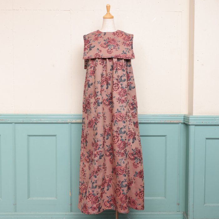 PLUMΤߡLAST1FLOWER JACQUARD SALOPETTE DRESS<img class='new_mark_img2' src='https://img.shop-pro.jp/img/new/icons20.gif' style='border:none;display:inline;margin:0px;padding:0px;width:auto;' />