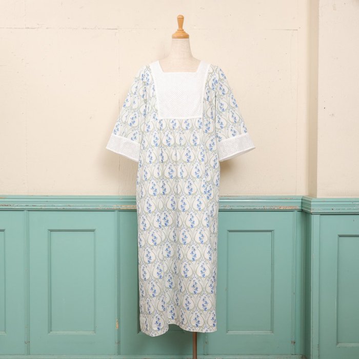 FLARE SLEEVE DRESS / LIBERTY -Bluebell-<img class='new_mark_img2' src='https://img.shop-pro.jp/img/new/icons8.gif' style='border:none;display:inline;margin:0px;padding:0px;width:auto;' />