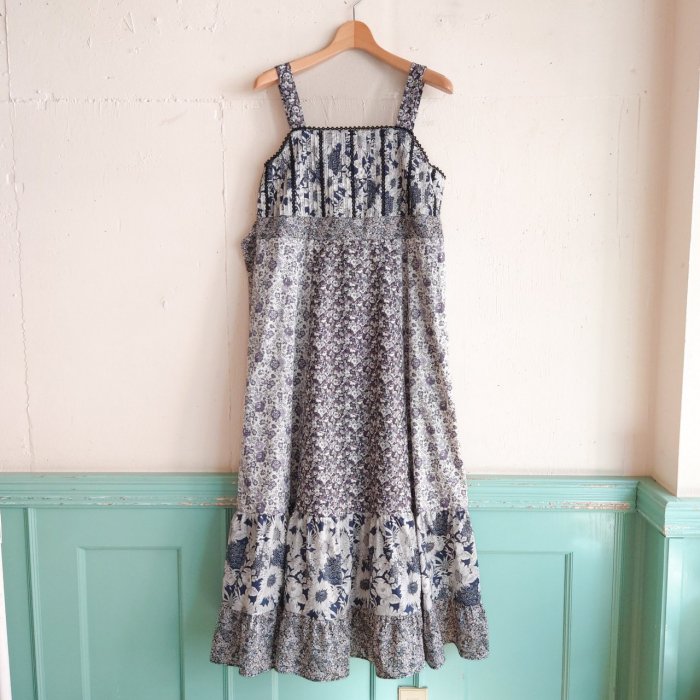 MONOTONEPINTUCK CAMI DRESS / LIBERTY.