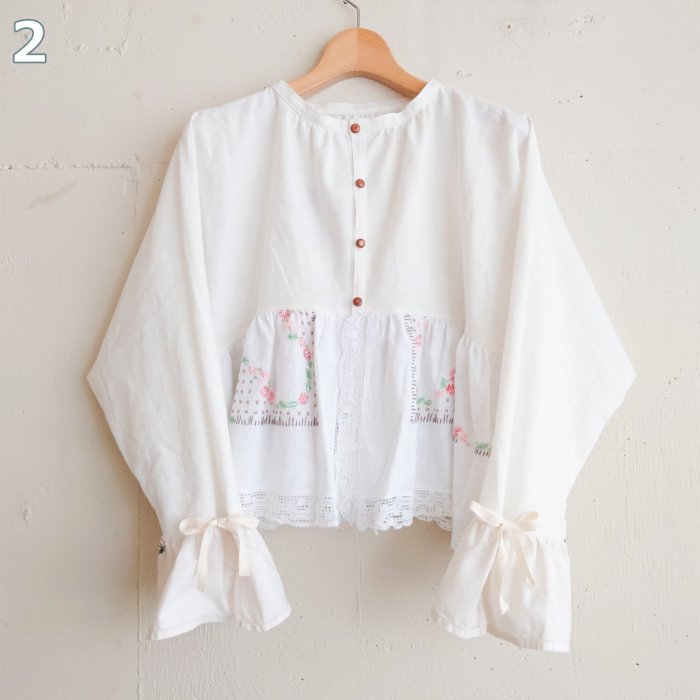 2.5.4.6DOLMAN BLOUSE -USED TABLECLOTH-<img class='new_mark_img2' src='https://img.shop-pro.jp/img/new/icons8.gif' style='border:none;display:inline;margin:0px;padding:0px;width:auto;' />