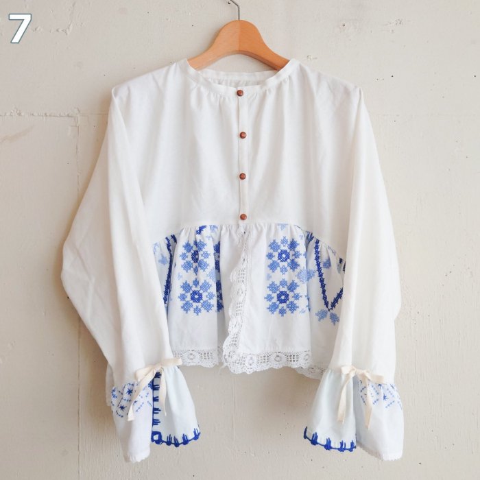 7.8.9.10DOLMAN BLOUSE -USED TABLECLOTH-<img class='new_mark_img2' src='https://img.shop-pro.jp/img/new/icons8.gif' style='border:none;display:inline;margin:0px;padding:0px;width:auto;' />