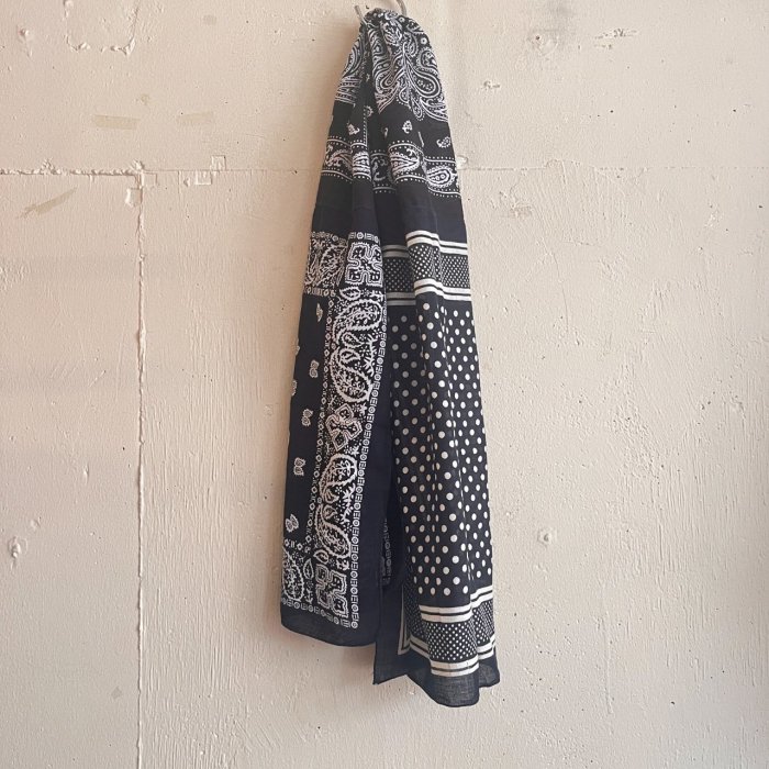 USED BANDANA STOLE (BLACK/MEDIUM)