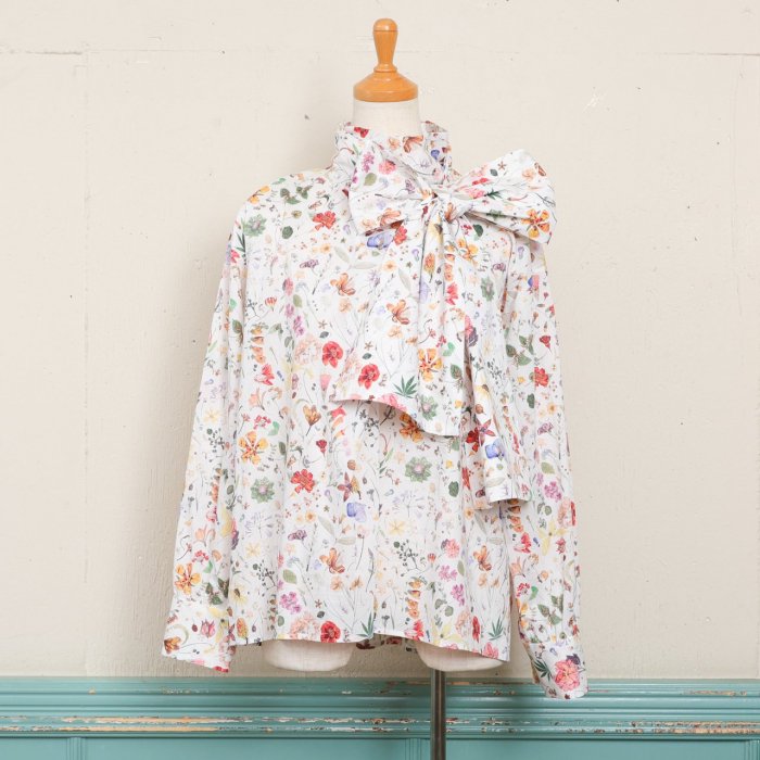 BOW TIE BLOUSE / LIBERTY. -BOTANICAL-<img class='new_mark_img2' src='https://img.shop-pro.jp/img/new/icons8.gif' style='border:none;display:inline;margin:0px;padding:0px;width:auto;' />