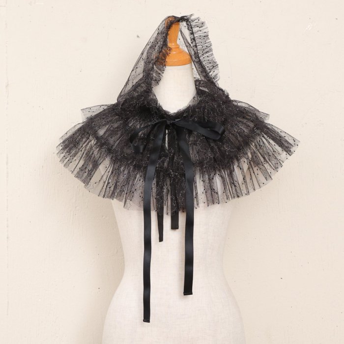 FRILLED COLLAR with HOOD<img class='new_mark_img2' src='https://img.shop-pro.jp/img/new/icons8.gif' style='border:none;display:inline;margin:0px;padding:0px;width:auto;' />