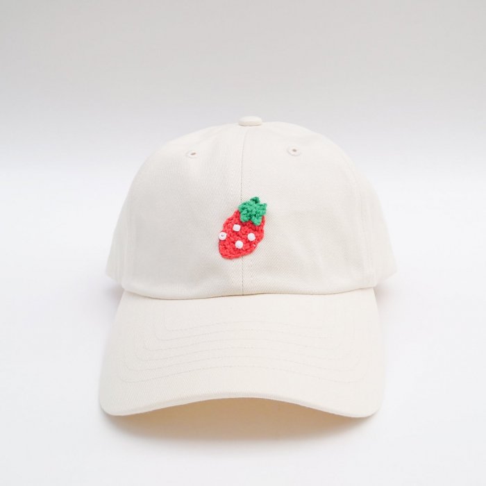 STRAWBERRY PATCH CAP<img class='new_mark_img2' src='https://img.shop-pro.jp/img/new/icons8.gif' style='border:none;display:inline;margin:0px;padding:0px;width:auto;' />