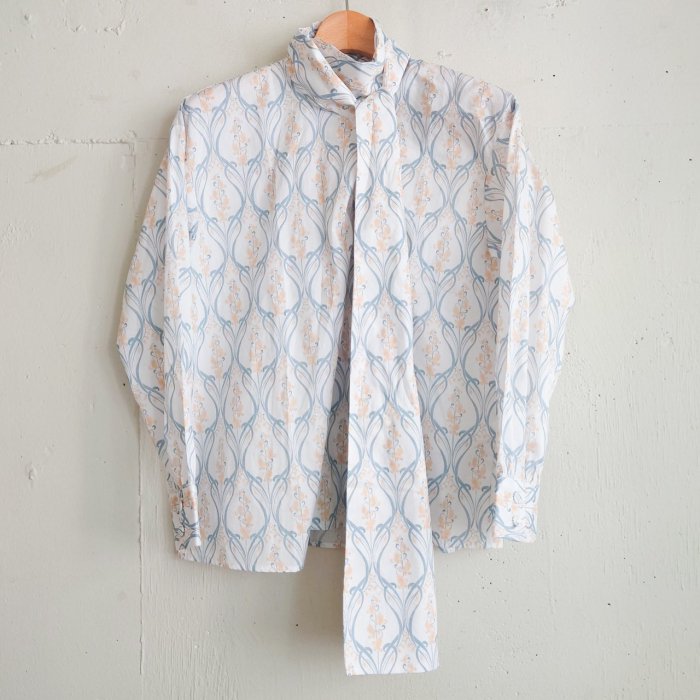 YELLOWΤߡBOW TIE BLOUSE / LIBERTY. -bluebell-<img class='new_mark_img2' src='https://img.shop-pro.jp/img/new/icons8.gif' style='border:none;display:inline;margin:0px;padding:0px;width:auto;' />