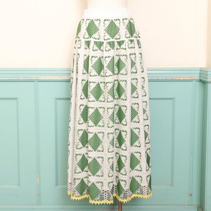 LONG SKIRT -MESH LACE-<img class='new_mark_img2' src='https://img.shop-pro.jp/img/new/icons8.gif' style='border:none;display:inline;margin:0px;padding:0px;width:auto;' />