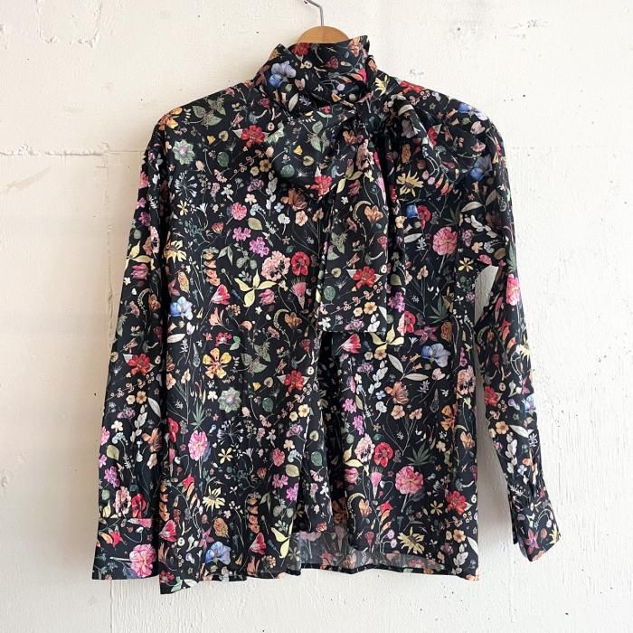 BOW TIE BLOUSE / LIBERTY. -BOTANICAL BLACK-