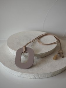 Buffalo HornLacquer Necklace Oval/Taupe