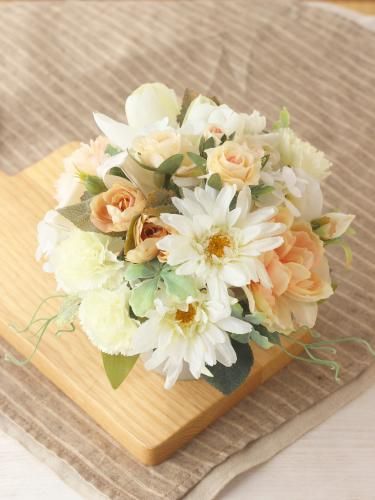 造花　フラワーアレンジメント　ホワイト　ベージュ 造花 フラワーアレンジメント ホワイト ベージュ 花 アレンジ