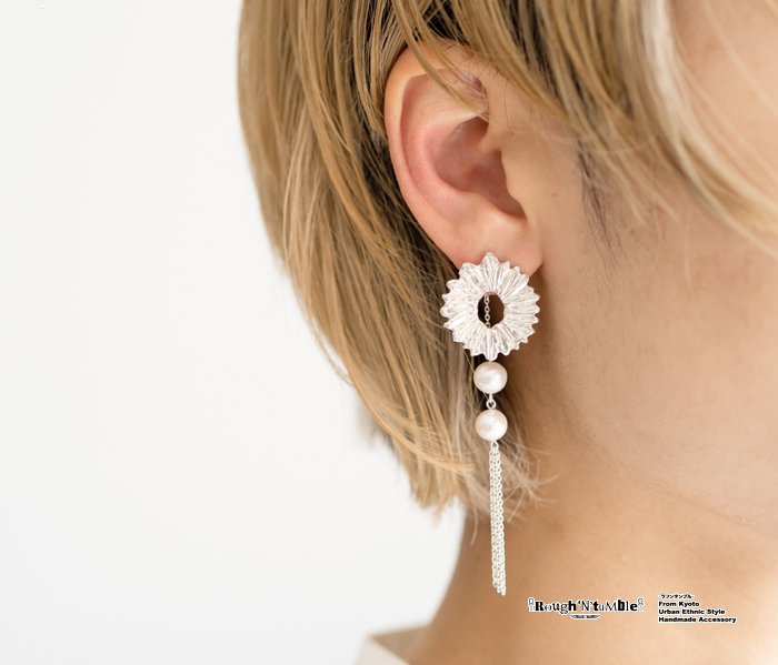 Moon light flower pierce - Rough'N'tumble