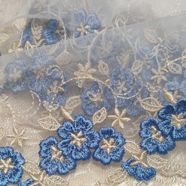 アンティーク フィレレース＆アペンツェル水色小花刺繍 フラワー型リネンドイリー 1-20210911-APC_9392_250x@2x.