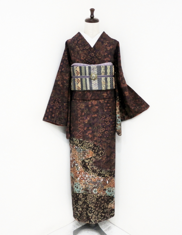 美品　洗える　振袖　裄69 刺繍紋　五つ紋　色無地　紫 美品 洗える 振袖 裄69 刺繍紋 五つ紋 色無地 紫 171999385_o1.jpg?