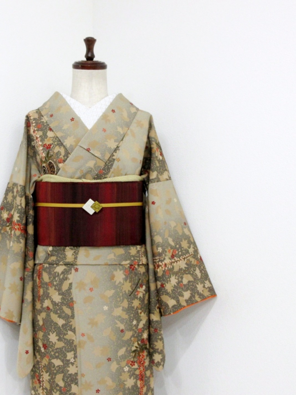 着物単品　未使用近い　美品　単衣　高級化繊　縮緬　小紋　裄丈長め 美品 ゆったり 着物単品 未使用近い 美品 袷 化繊 小紋 縮緬 身丈166 裄丈68
