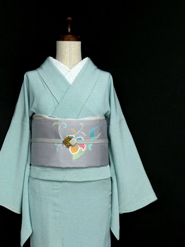 B 美品 単衣 胴抜き シンプルデザイン 紋付 一つ紋 薄緑色 正絹 小紋 着物 B 美品 単衣 胴抜き シンプルデザイン 紋付 一つ紋 薄緑色 正絹