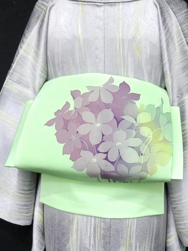 ね*こ様 アンティーク昼夜帯 正絹 時代感ある孔雀に花 HO-1340 袋帯 螺鈿箔 正絹 絹 金糸 銀糸 黒地 黒 花唐草 横段 花菱 網代
