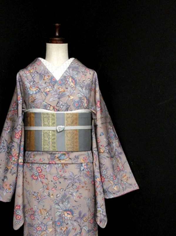 未使用　単衣　染め縮緬小紋（茶屋辻文）裄65 正絹美品 リサイクル小紋袷 型染め 茶屋辻文様 染小紋 友禅染め 茶 身長