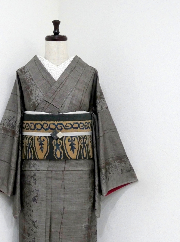 9066☆送料込み❣️ 浴衣 未使用品 5枚 まとめ売り❣️ 即日発送】【浴衣セール】ベージュ地x小花柄浴衣 【浴衣3点