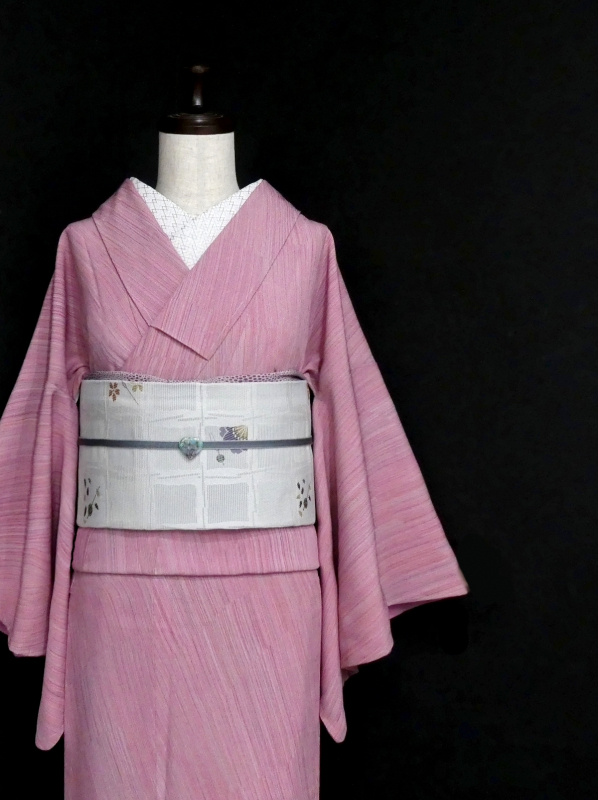 購入者ページ◆厳選◆未使用同然◆手絞りのお洒落な上質な小紋◆裄68丈159 銀座【A-3989】三勝製 近江ちぢみ 勿忘草色 無地（反端・紙札付