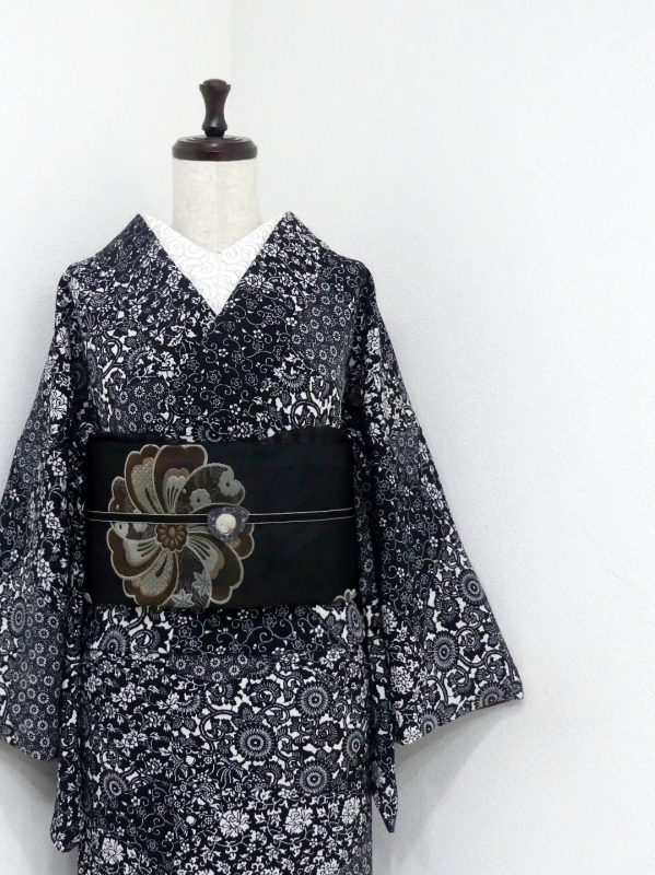 て*ず様 美品　袷　正絹　作家物　鮫小紋　縮緬　フルセット　身丈156 裄丈65 小紋 美品 縮緬 しつけ糸付き 正絹 縞柄・線柄 袷仕立て 身丈