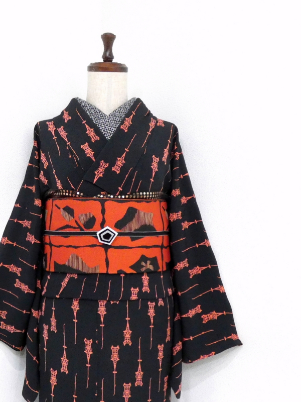 (あ694)珍品‼️縮緬 型染めアンティーク振袖㊗️青海波 鶴 松柄扇 鼓 ✨ 赤地裾黒 青海波柄 正絹振袖【168】 – SAKURA TOKYO