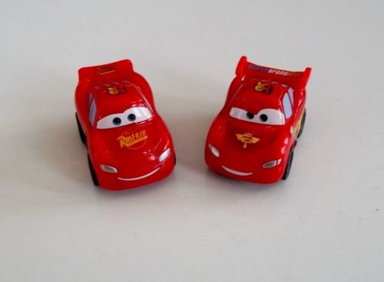 DISNEY PIXAR CARS-MICRO DRIFTERS-LIGHTNING MCQUEEN x 2-WGP & RUST