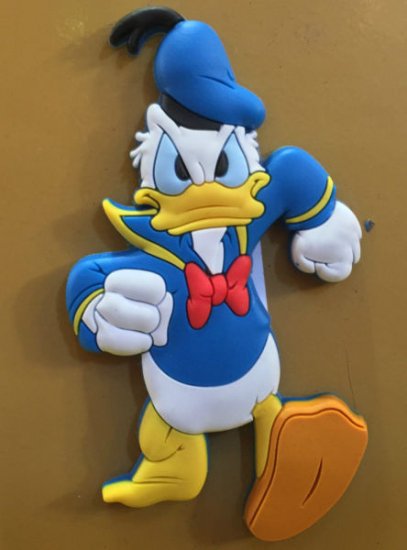 DISNEY PARKS EXCLUSIVE CLASSIC ANGRY DONALD DUCK MAGNET NEW