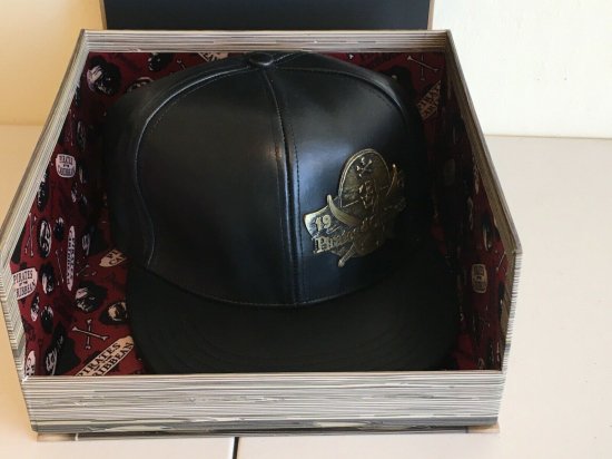 Disney D23 Expo 2017 パイレーツ・オブ・カリビアン レザーキャップ 帽子 Pirates of the Caribbean  50th Leather Baseball Cap - ディズニーフィギュア・グッズ通販店舗 ディズニーコレクション