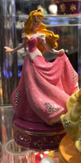 アリバスブラザーズ Disney Arribas 眠れる森の美女 オーロラ Hinged Trinket Box フィギュア -  ディズニーフィギュア・グッズ通販店舗 ディズニーコレクション