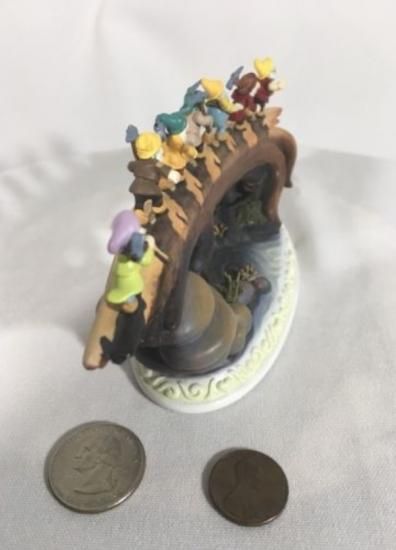 ディズニーフィギュア・グッズ専門店 ディズニーコレクション