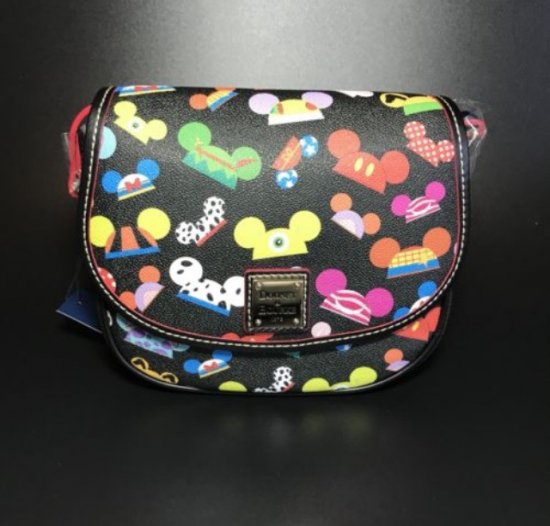 Dooney & Bourke ドゥニー&バーグ トイストーリー I Am Ear Hat クロスボディ バッグ -  ディズニーフィギュア・グッズ通販店舗 ディズニーコレクション