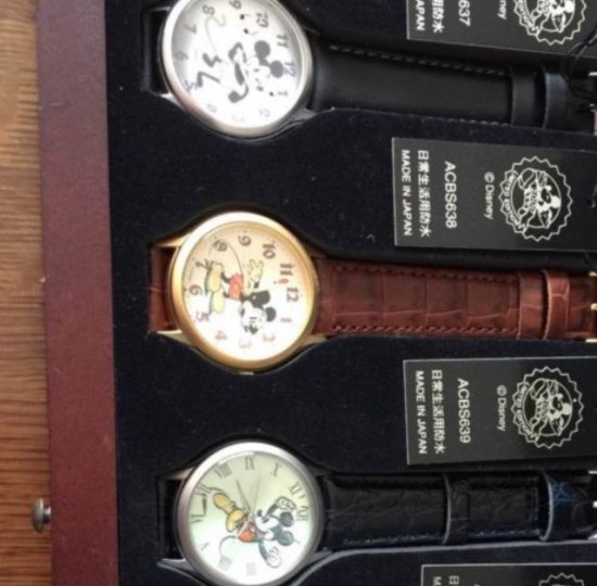 ディズニー、セイコーアルバ製　ミッキー、ミニー生誕70周年記念　腕時計(未使用)