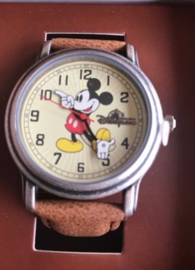 ディズニーのミッキーミニーの腕時計