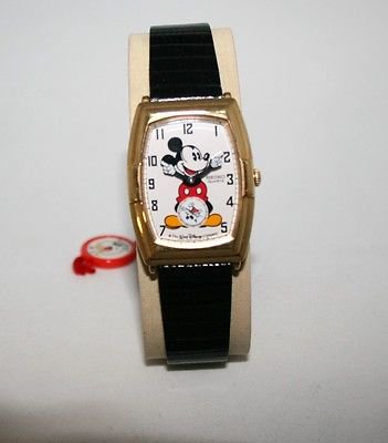 SEIKO セイコー ミッキーマウス Men's 35 x 30 mm 腕時計 - ディズニーフィギュア・グッズ通販店舗 ディズニーコレクション