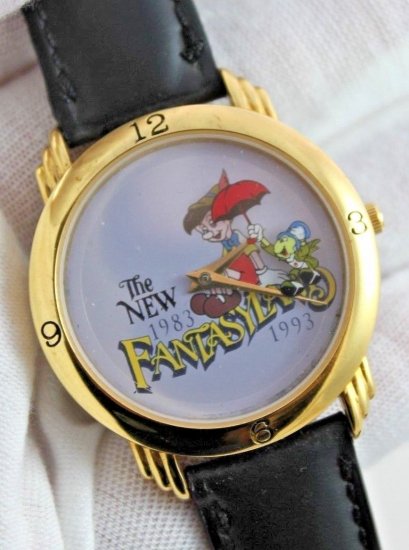 時計 腕時計 ディズニー ピノキオ Disneyland New Fantasyland ウォッチ 300個限定 -  ディズニーフィギュア・グッズ通販店舗 ディズニーコレクション